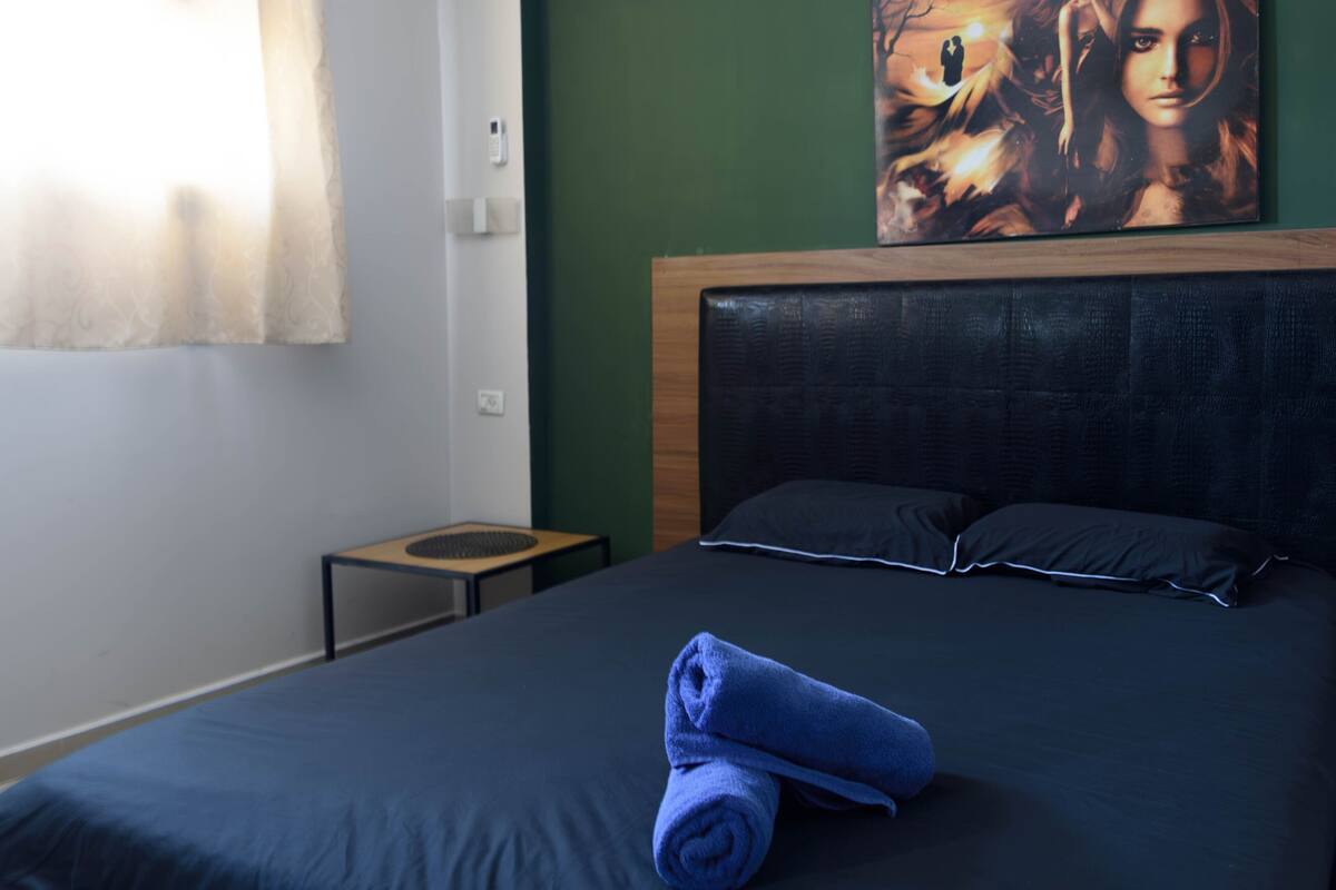 City Studio, 1 Bedroom, City View | Premium bedding, pillowtop beds, desk, soundproofing