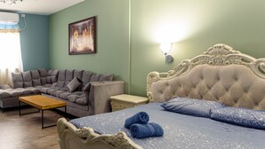 Deluxe Double Room, 1 Bedroom | Premium bedding, pillowtop beds, desk, soundproofing - Laguardia Hotel (Tel Aviv)