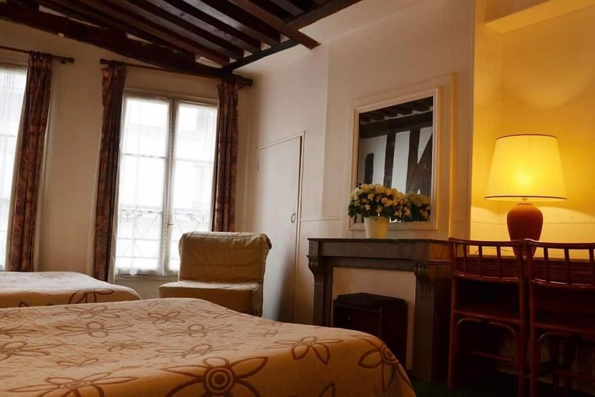 Quadruple Room | Desk, WiFi (free)