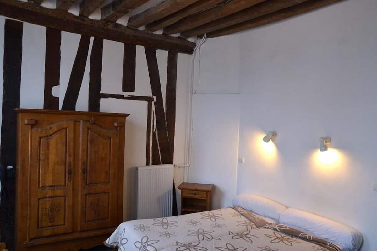 Twin Room | Desk, WiFi (free)