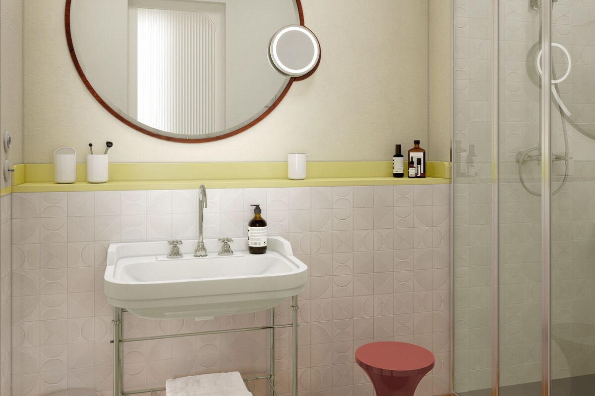 Bathroom | Shower, hair dryer (on request)