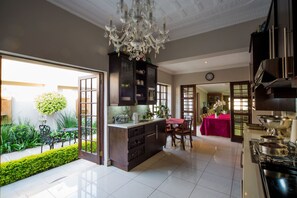 Lobby - 12 on Brecher (Pretoria)