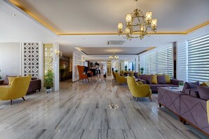 Coin salon dans le hall