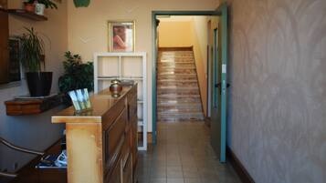 32-Zoll-Flachbildfernseher mit Digitalempfang, Fernseher