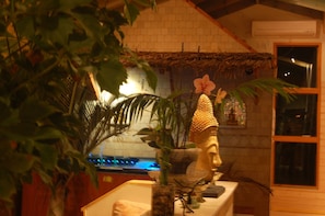 Couples treatment room(s), sauna, Turkish bath/hammam, body treatments