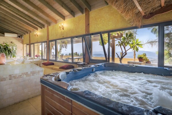 Couples treatment rooms, sauna, Turkish bath, body treatments