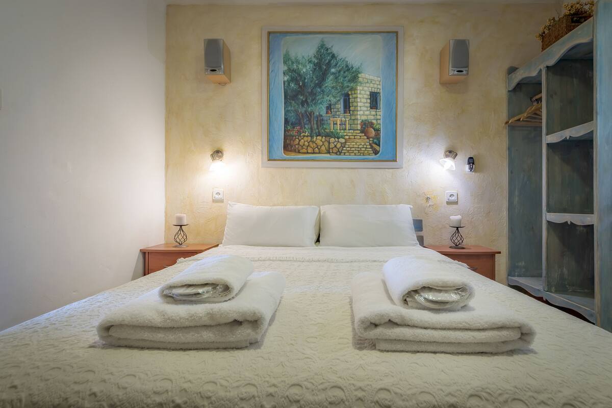 Villa familiar, 2 habitaciones, cocina, vista a la montaña | Ropa de cama de alta calidad, escritorio, insonorización y wifi gratis