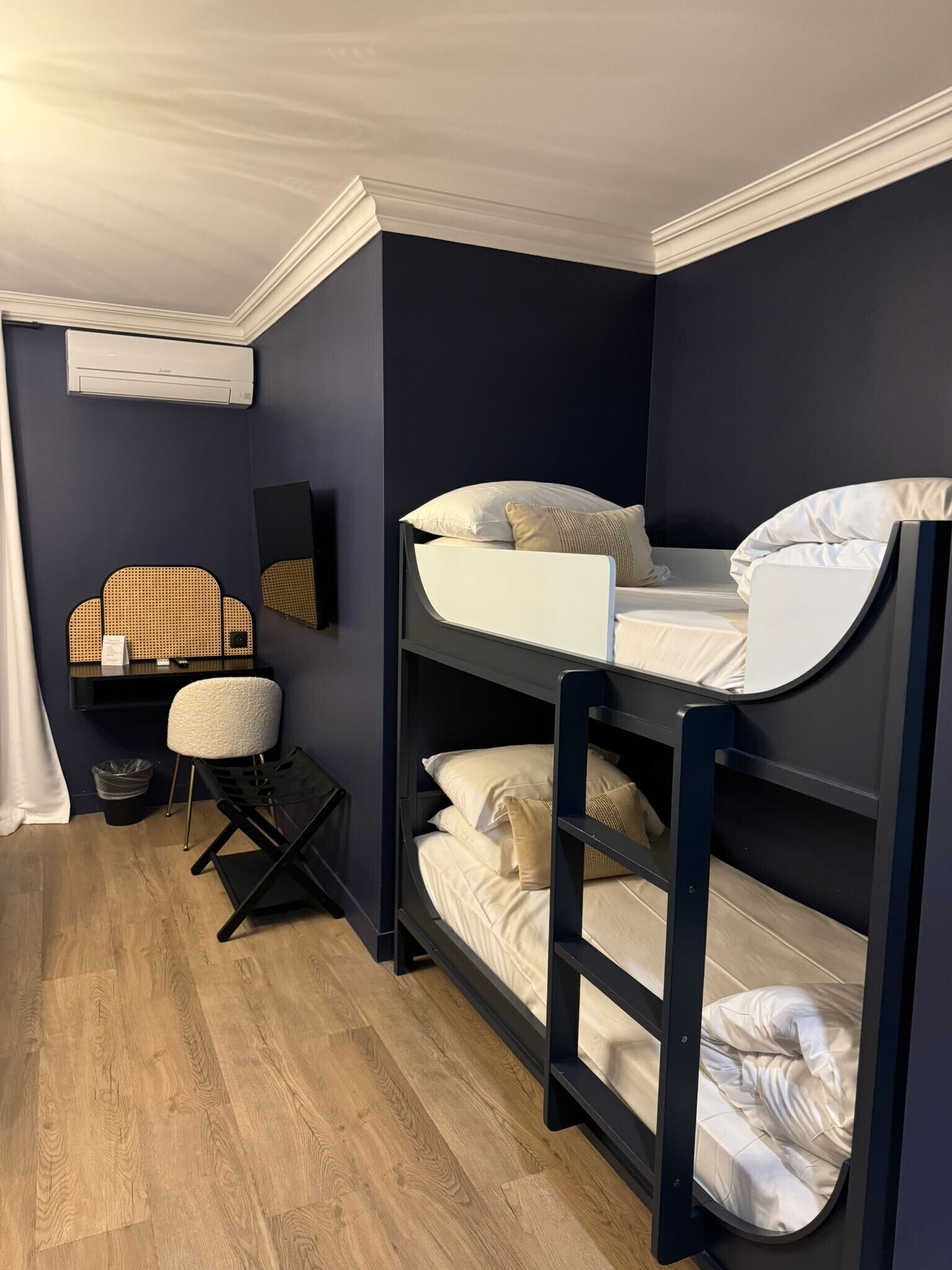 quadruple room | 1 bedroom, individually decorated, individually furnished, desk