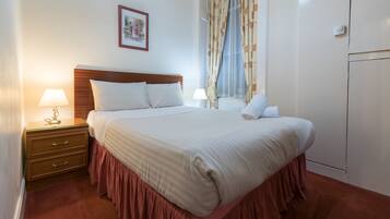 2 bedrooms, desk, iron/ironing board, free cots/infant beds