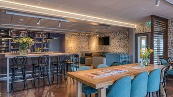 Een flatscreentelevisie