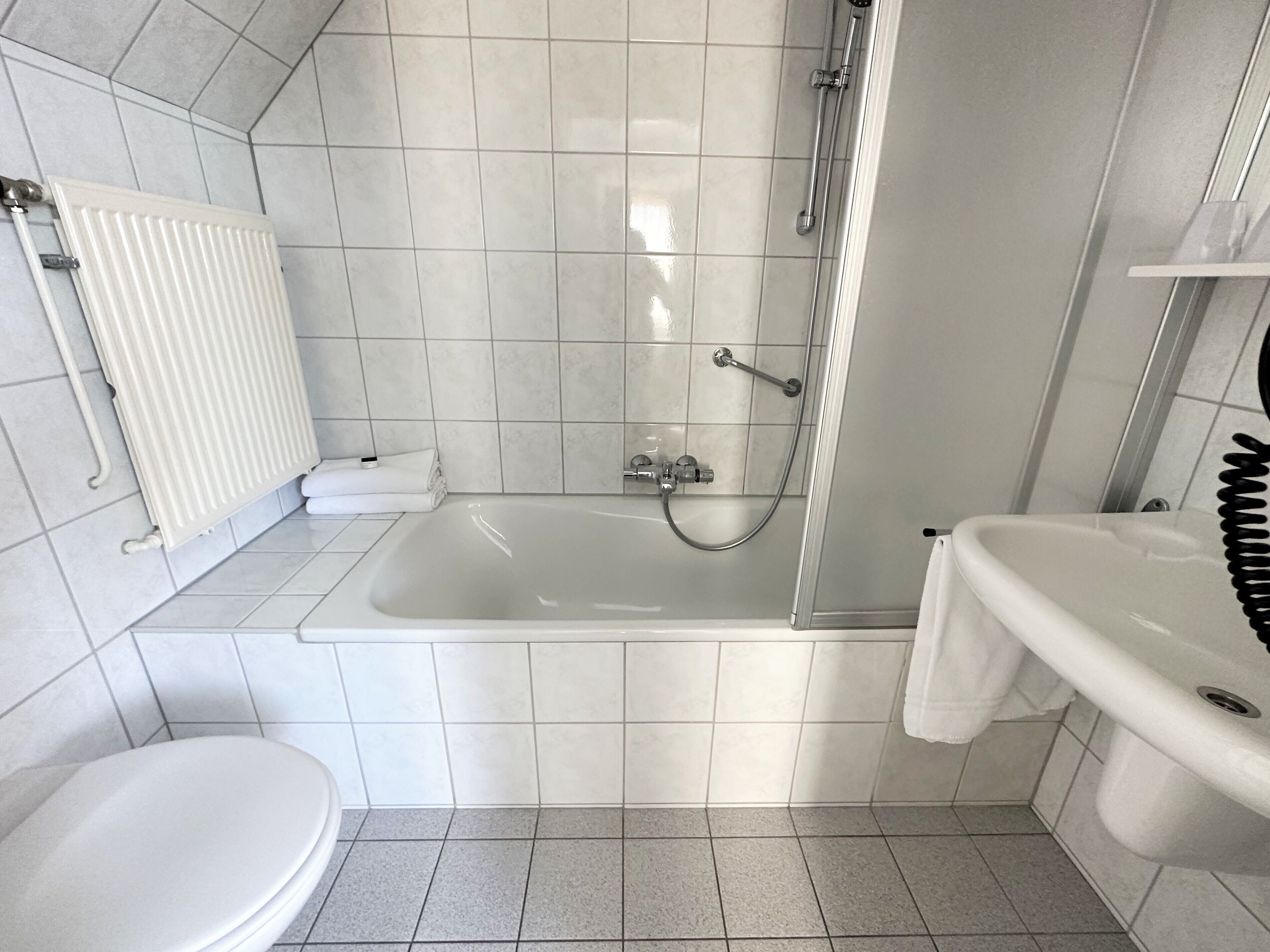 double loft, bathtub | bathroom | free toiletries, hair dryer, towels