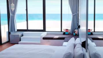 Luxury Villa, 1 Queen Bed, Balcony, Ocean View | Soundproofing, WiFi (free), bed sheets