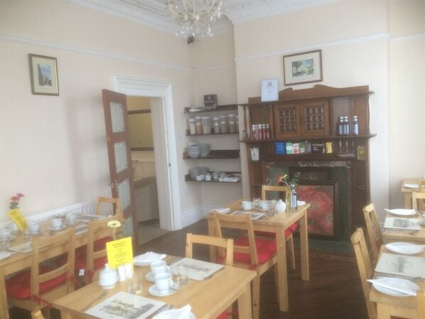 Restaurant - The Avenue (Newcastle-upon-Tyne)