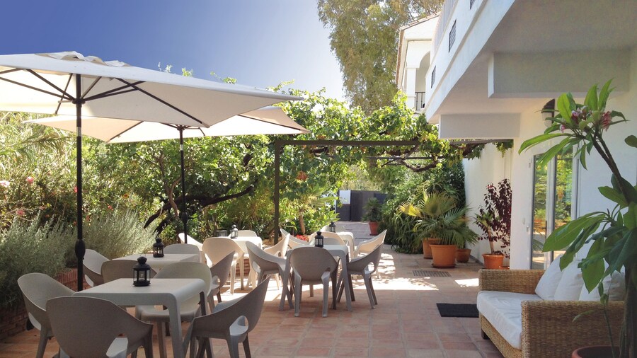 Apartamentos Turisticos La Mundial