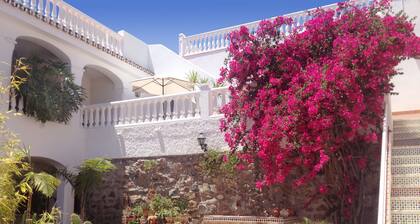 Apartamentos Turisticos La Mundial