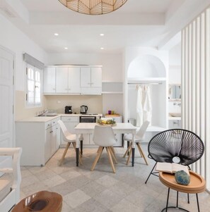 Grand Suite (Outdoor Jetted Tub) | Private kitchen - Aeolos Villas Sustainable living (Naxos)