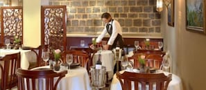 Petit déjeuner buffet servi tous les jours en supplément
