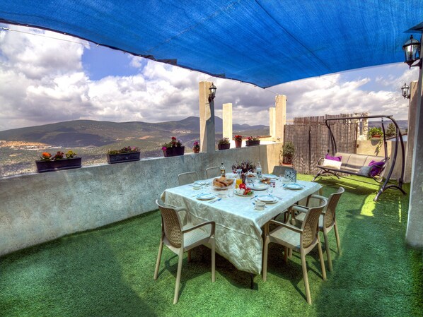 Apartment, 2 Bedrooms, Balcony | Balcony