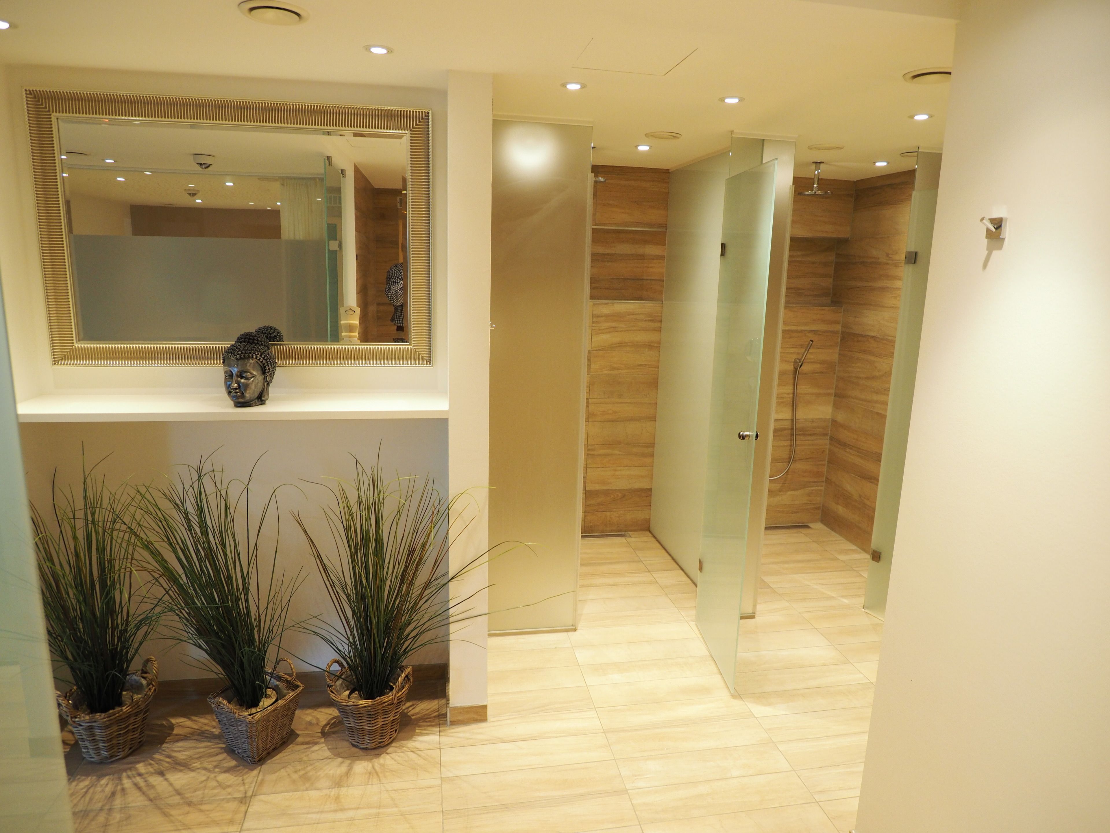 body treatments, facials, 1 treatment room, massages