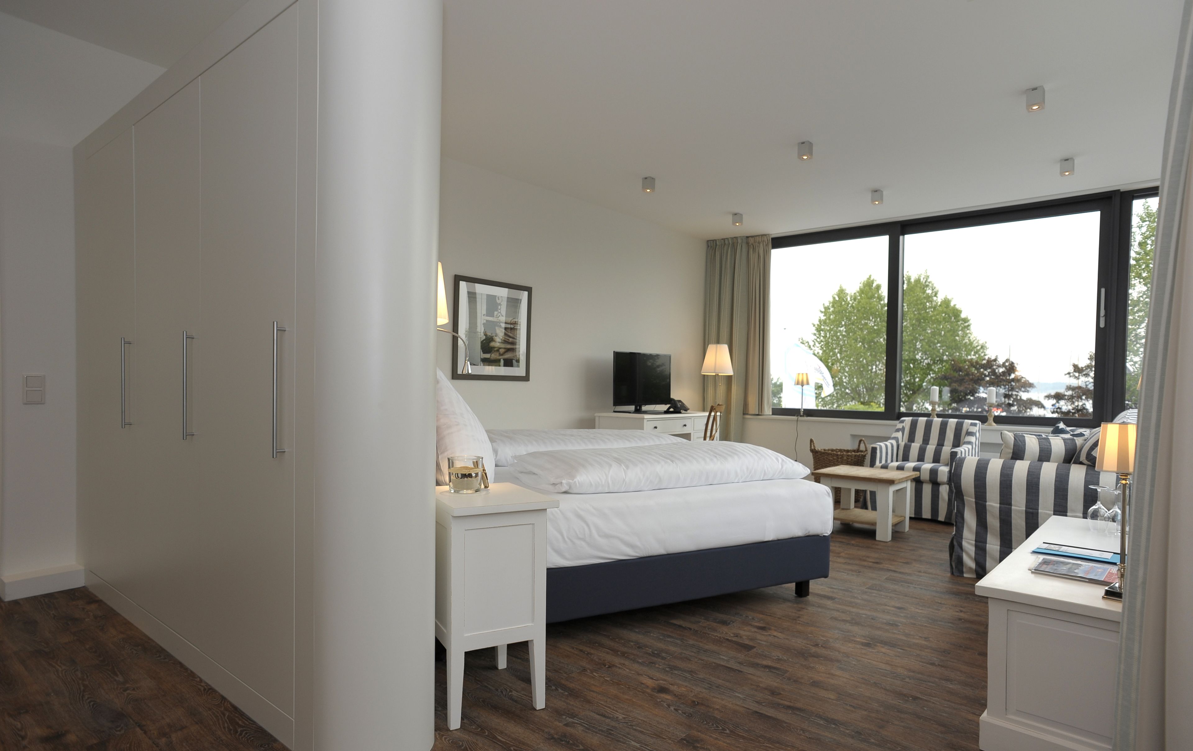 junior studio suite, balcony, marina view | 2 bedrooms, in-room safe, soundproofing, free wifi