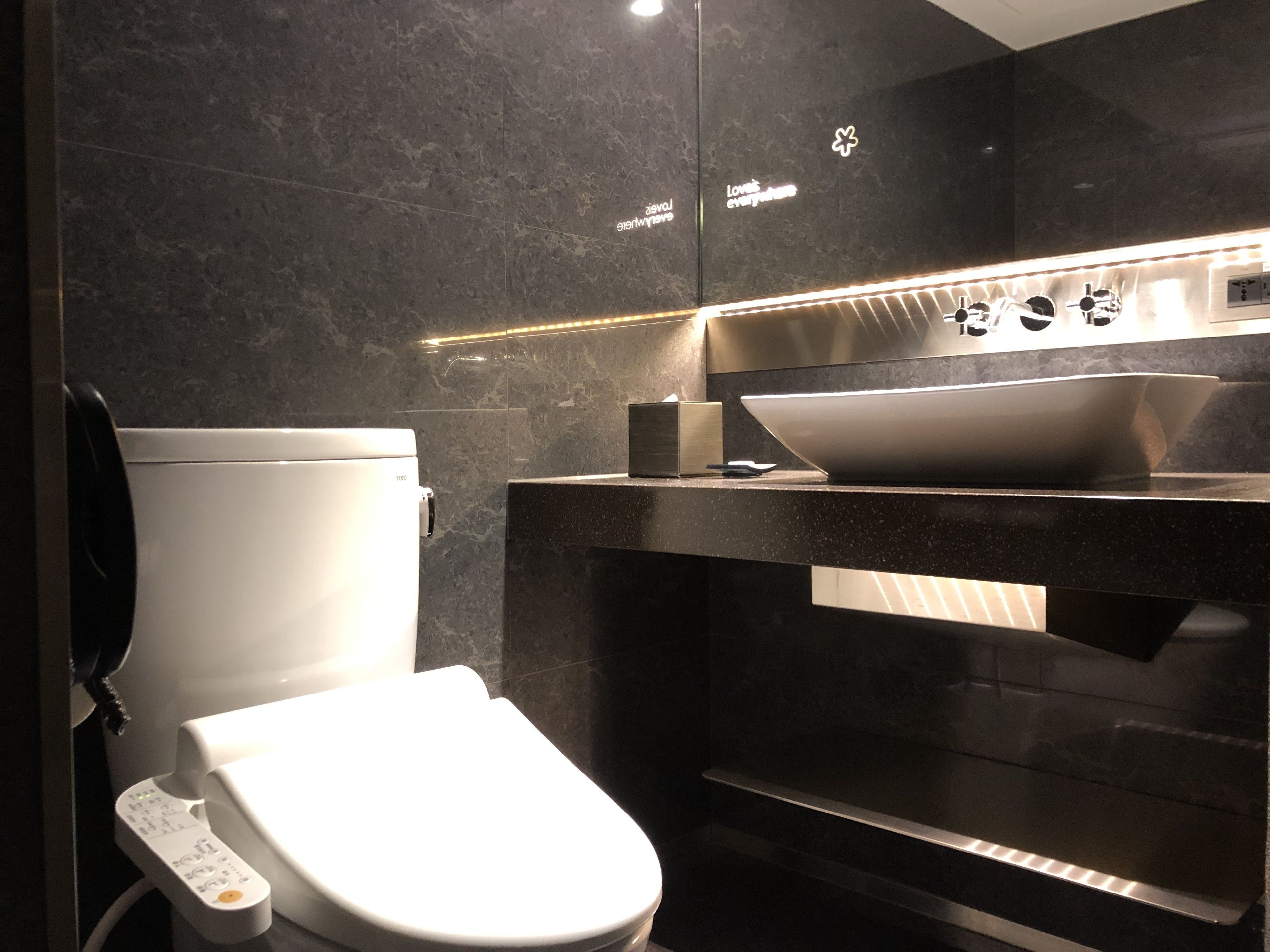 desk, laptop workspace, soundproofing, free wifi