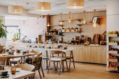 Daily buffet breakfast for a fee. Residhome Nanterre la Defense