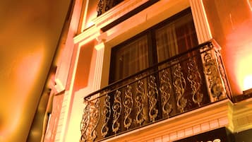 Façade de l’hébergement - soirée/nuit