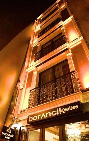 Front of property - evening/night - Borancik Suites (Istanbul)