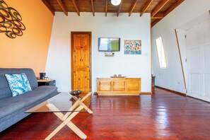Interior detail - El Faro del Colibri (Bocas del Toro)