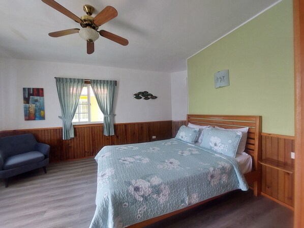 Hytte – comfort, 1 queensize-seng, tilgjengelighetstilpasset, havutsikt | Sengetøy av topp kvalitet, minibar og safe på rommet