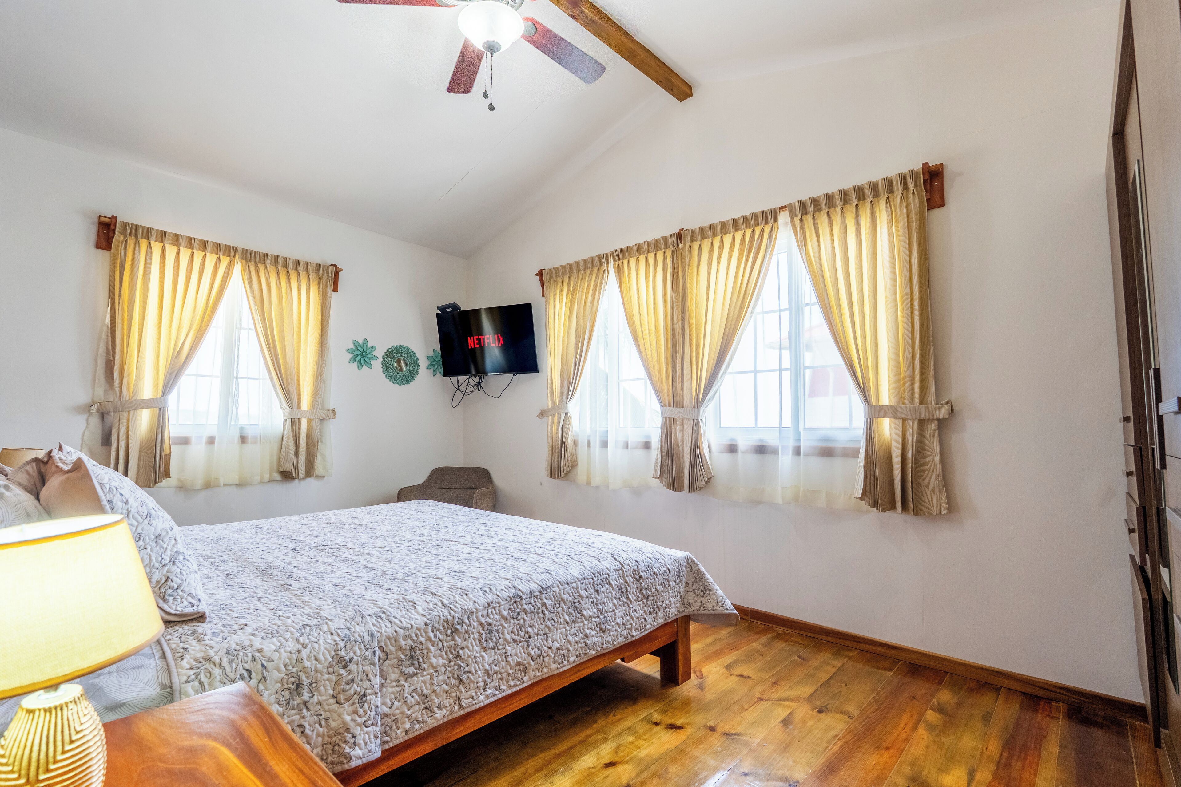 Quarto casal ou duplo luxo | Roupas de cama premium, frigobar, cofres nos quartos