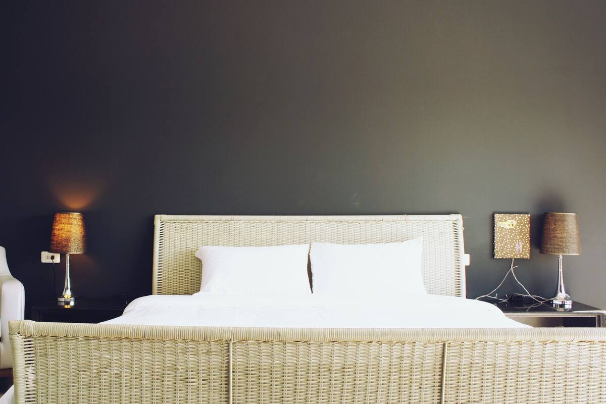 Deluxe Double Room, Ocean View (Black Star - 3F) | Desk, rollaway beds, free WiFi