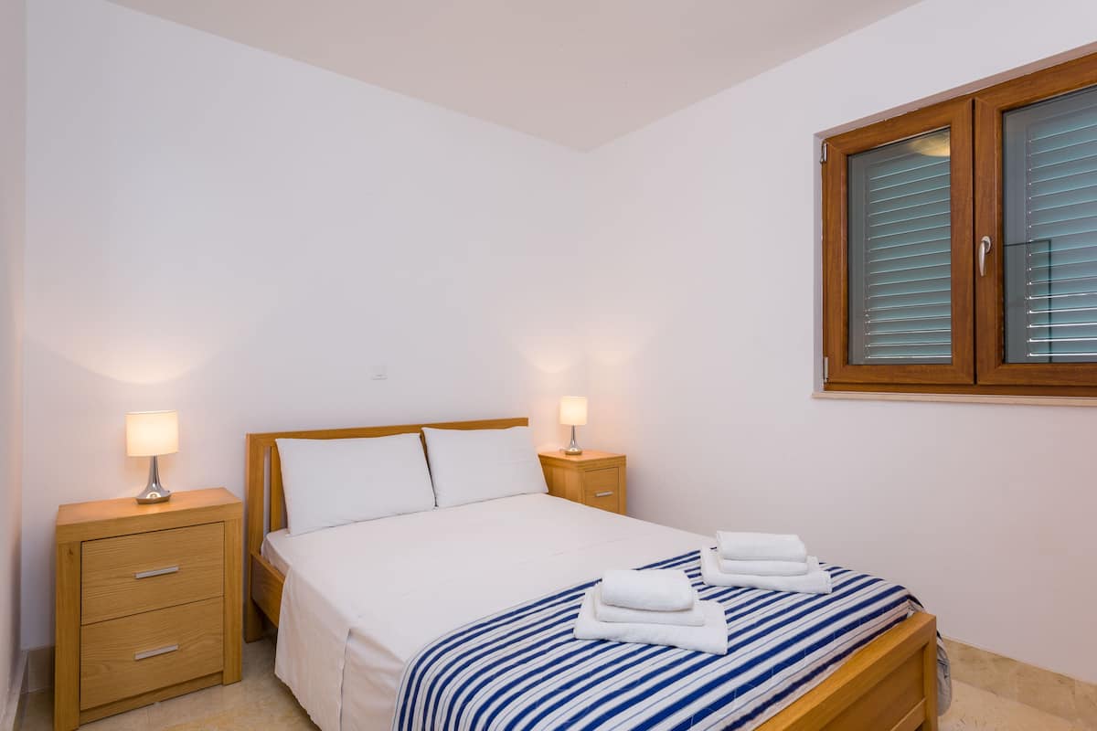 Family apartment(Apt 205), 2 bedrooms, Balcony, Sea View | 1 bedroom, premium bedding, memory foam beds, desk