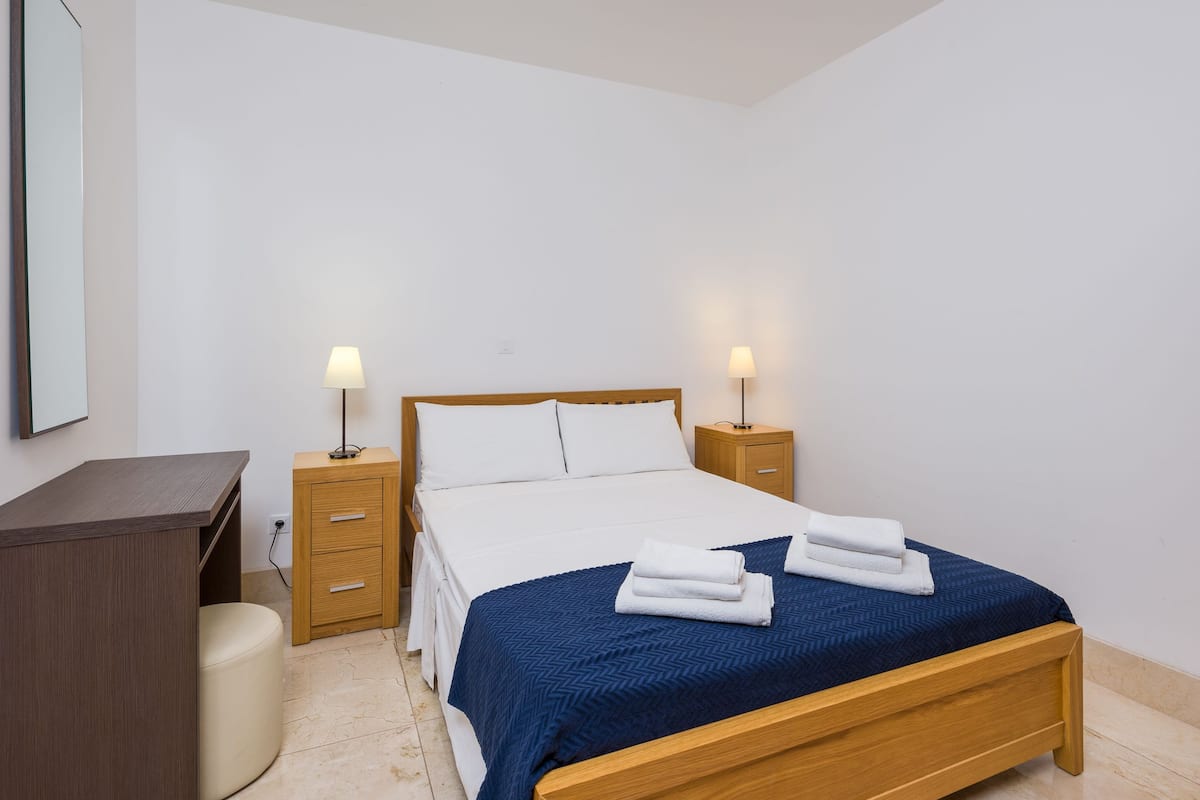 Family apartment(Apt 103), 1 bedroom, Balcony, Sea View | 1 bedroom, premium bedding, memory foam beds, desk