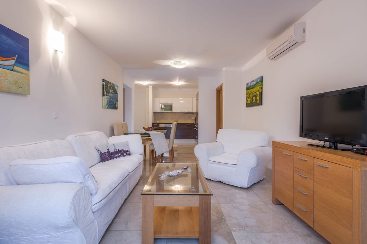 Family apartment(Apt 301), 2 bedrooms, Balcony, Sea View | 1 bedroom, premium bedding, memory foam beds, desk