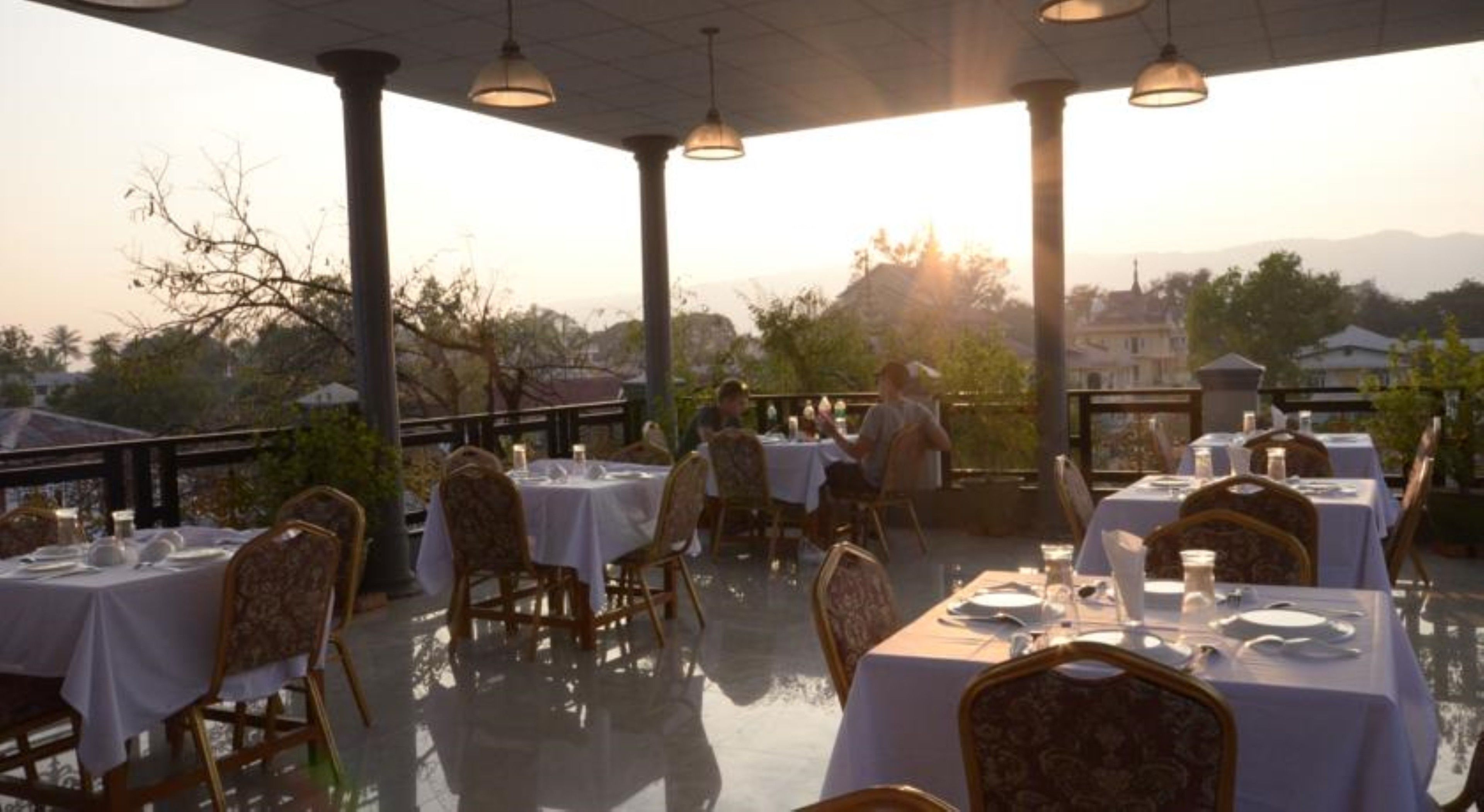 中国菜，室外就餐