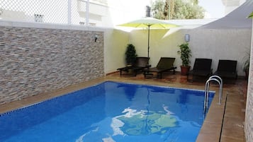 2 Außenpools, Liegestühle