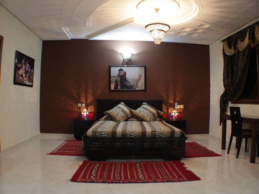 Premium bedding, in-room safe, desk, soundproofing