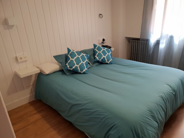 Minibar, desk, blackout curtains, free WiFi