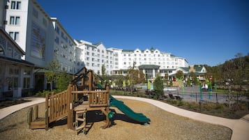 Área de juegos infantiles al aire libre