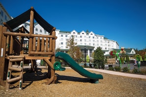 Children’s play area – outdoor