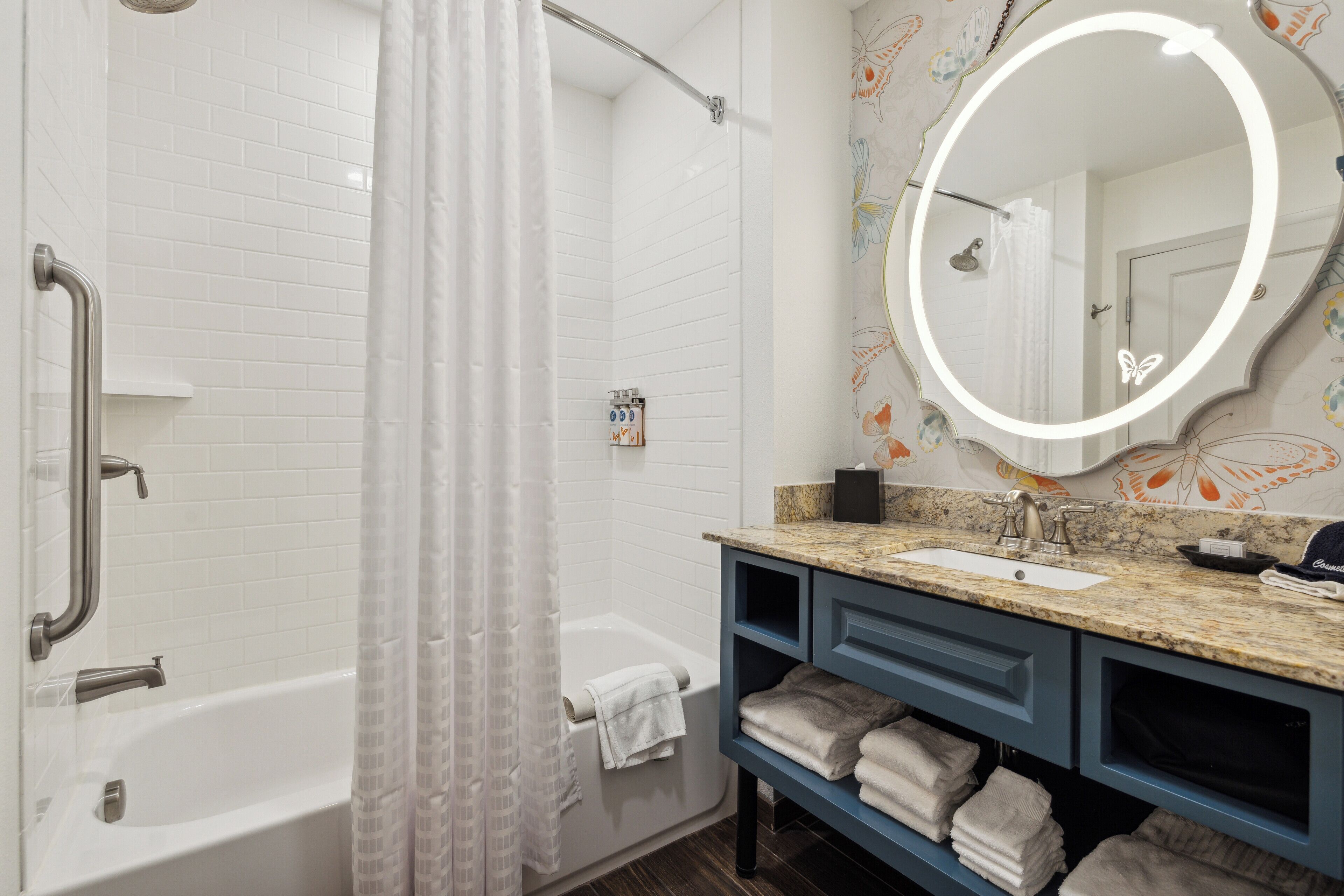 combined shower/bathtub, free toiletries, hair dryer, towels