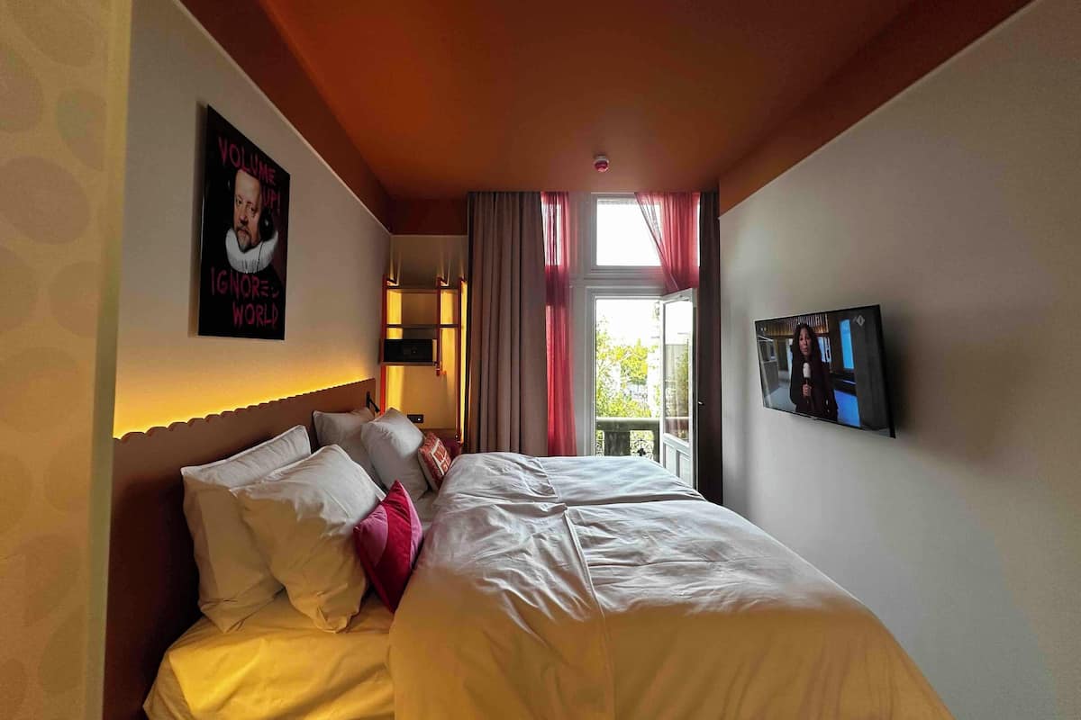 Executive-Doppel- oder -Zweibettzimmer | Hochwertige Bettwaren, Zimmersafe, Schreibtisch, kostenloses WLAN