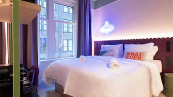 Premium bedding, in-room safe, desk, blackout drapes