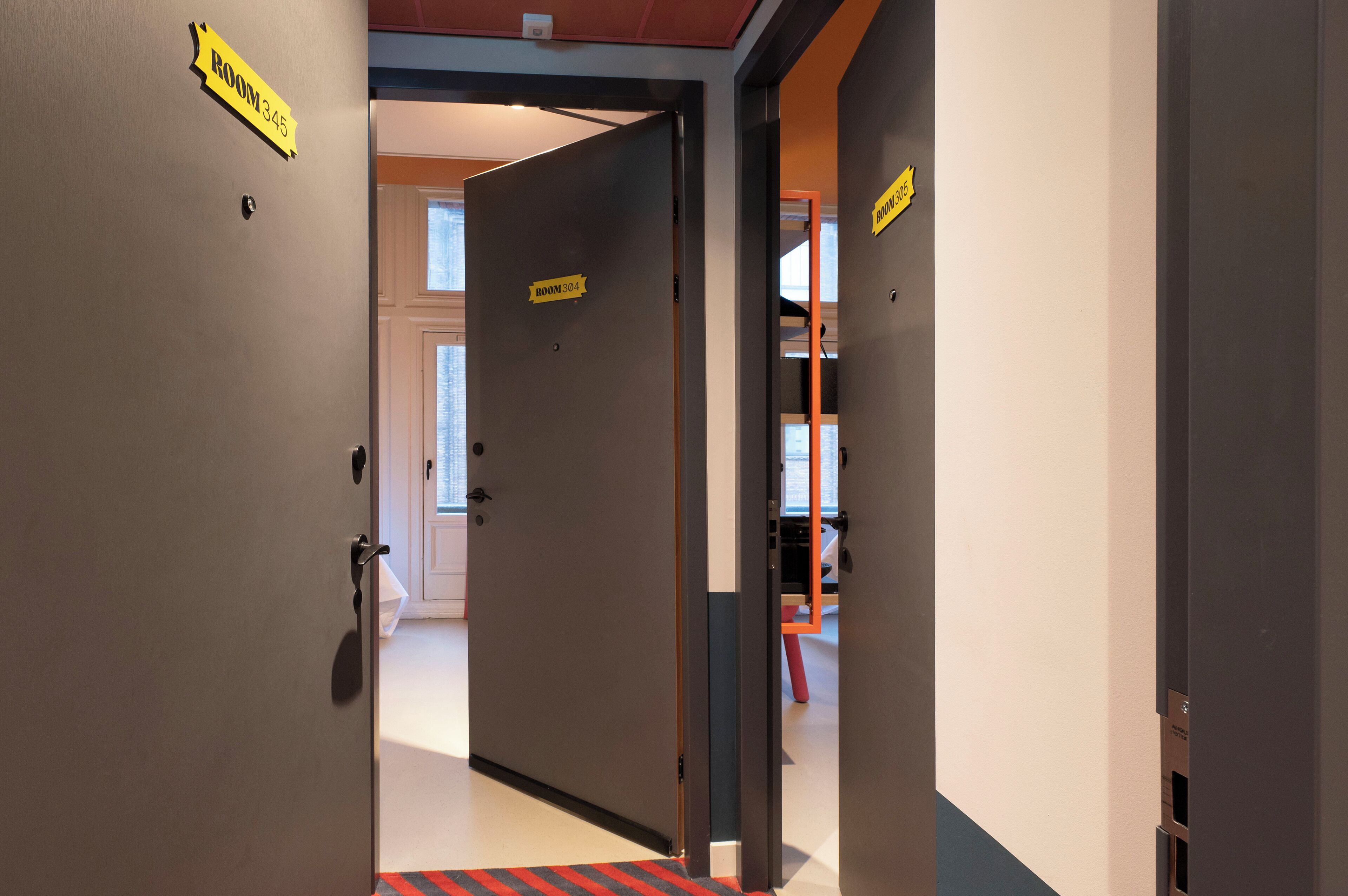 Premium bedding, in-room safe, desk, blackout drapes