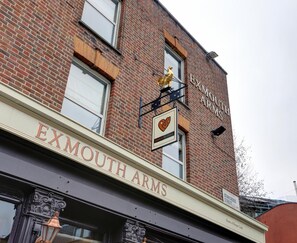 Exterior - Publove @ Exmouth Arms Euston (London)
