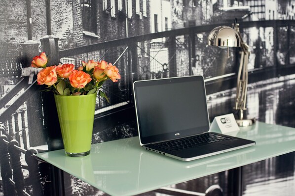 Standard Apartment, 1 Bedroom | Living room | Flat-screen TV, pay movies