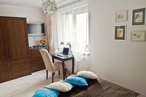 Superior Apartment, 1 Bedroom | Premium bedding, iron/ironing board, free WiFi
