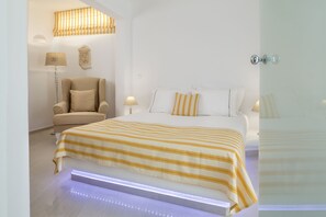 Colours Residence, Outdoor Jetted Tub | 1 bedroom, premium bedding, minibar, in-room safe - Colours of Mykonos (Mykonos)