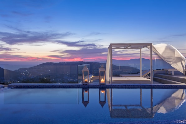 Outdoor pool, pool loungers